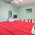 Cozy 2-Bedroom Townhouse W/ Pool And Golf Cart
