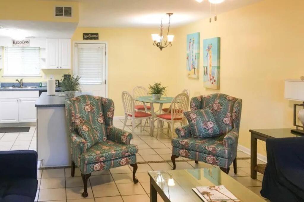 Cozy 2-bedroom Townhouse W/ Pool And Golf Cart Holiday home Panama City Beach