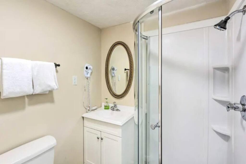 Holiday home Cozy 2-bedroom Townhouse W/ Pool And Golf Cart