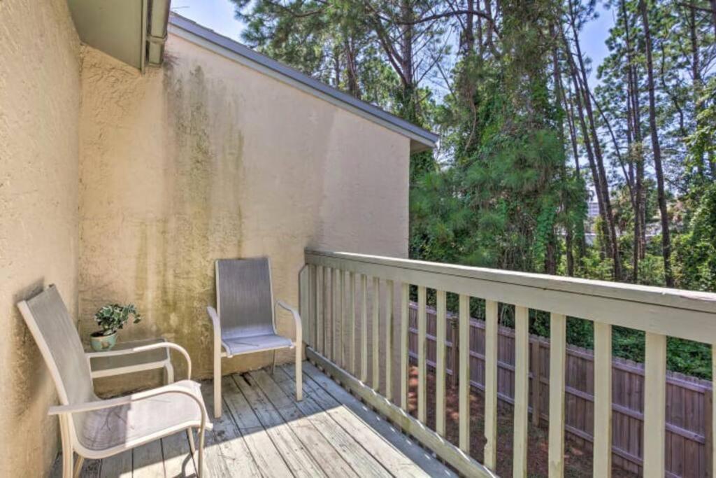 Cozy 2-bedroom Townhouse W/ Pool And Golf Cart Holiday home *