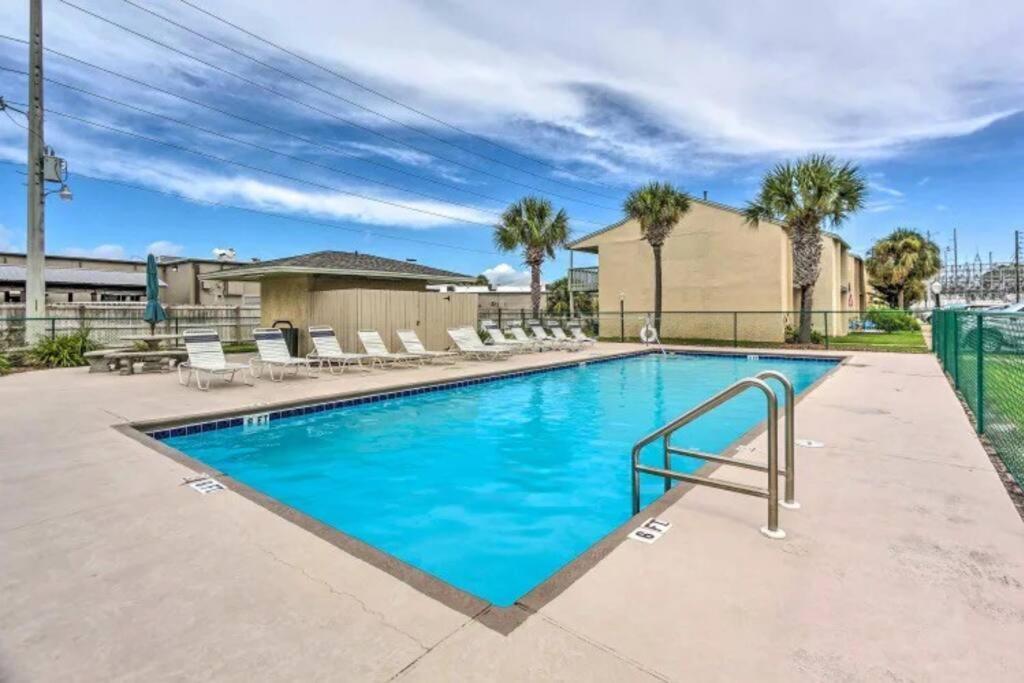 Cozy 2-bedroom Townhouse W/ Pool And Golf Cart Holiday home Panama City Beach